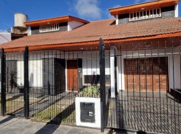Casa · 147m² · 5 Ambientes · Casa en Venta - 4 Dorm. 2 Baños - Mar del Plata