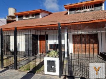 Casa · 147m² · 5 Ambientes · Casa en Venta - 4 Dorm. 2 Baños - Mar del Plata
