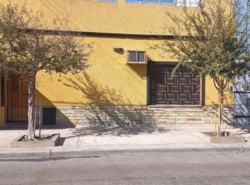 Casa · 140m² · 4 Ambientes · Venta Casa 4 Amb Mas Depto 2 Amb V. Alsina