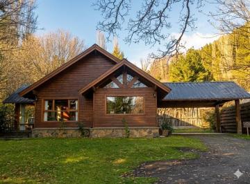 Casa · 170m² · 4 Ambientes · 2 Cocheras · Casa en Alquiler Ubicado en Zona S/n, San Martin de Los Andes