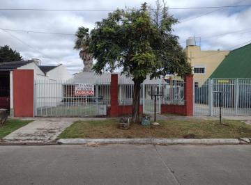 Casa · 100m² · 3 Ambientes · Casa de 2 Dorm. a m de Av Pte. Peron.
