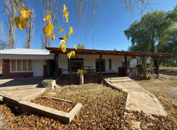 Casa · 150m² · 4 Ambientes · 1 Cochera · Casa en Las Paredes