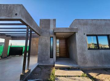 Casa de 7 ambientes, Mayor Drummond · Increible Casa en Barrio Privado La Quebrada.