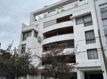 Departamento · 94m² · 2 Dormitorios · 1 Cochera · Departamento en El Corazon de B° Gereral Paz