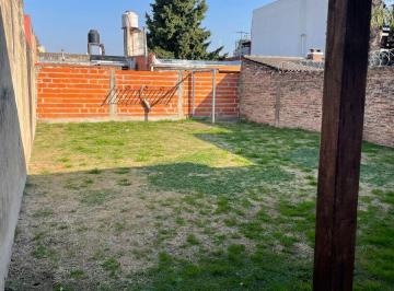 PH · 70m² · 3 Ambientes · Alquila Casa Banfield