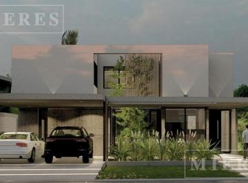 Casa · 251m² · 5 Ambientes · 2 Cocheras · Casa en Venta en Los Cardos, Pilar