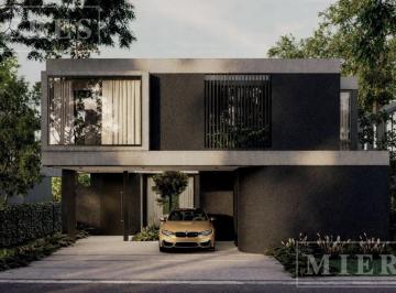 Casa · 252m² · 7 Ambientes · 2 Cocheras · Casa en Venta en Los Cardos, Pilar