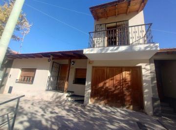 Casa · 144m² · 8 Ambientes · 1 Cochera · Oportunidad en B Trapiche III