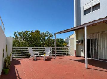Departamento · 61m² · 4 Ambientes · Venta 4 Amb Balcon Gran Patio Parque Chacabuco