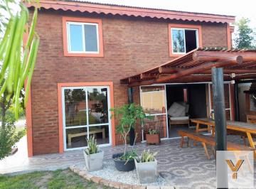 Casa · 200m² · 9 Ambientes · Casa en Venta - 5 Dorm. 3 Baños - 800 m² - General Alvear