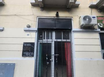 Local comercial , Flores · Amplio Local Sobre Arteria Transitada - Gran Sotano - con Baño - Muy Buena Ubicacion