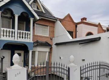 Casa · 150m² · 4 Ambientes · 1 Cochera · Casa Triplex en Venta
