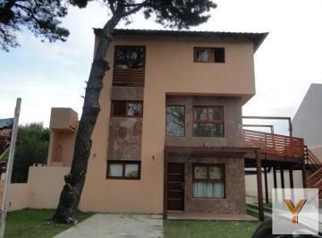 Casa · 80m² · 4 Ambientes · 1 Cochera · Casa en Venta - 3 Dorm. 2 Baños - Cochera - 115 m² - San Bernardo del Tuyu