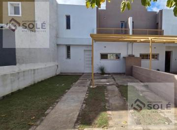 Casa · 85m² · 4 Ambientes · 1 Cochera · Duplex en Alquiler en Barrio Valle Cercano de 2 Dorm. - Seguridad 24 Hs
