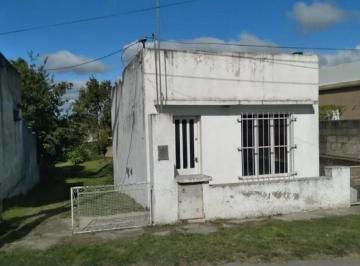 Casa · 70m² · 6 Ambientes · Casa en Venta - 3 Dorm. 1 Baño - 834 m² - Olavarria