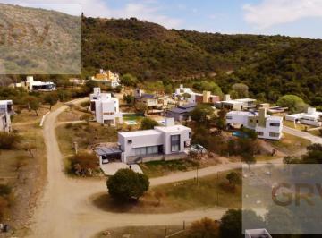 Casa · 260m² · 5 Ambientes · 2 Cocheras · Venta Casa 3 Dorm. en Tierra Alta