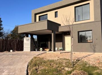 Casa · 190m² · 5 Ambientes · 2 Cocheras · Casa en Venta en Santa Ana II, Villanueva, Tigre