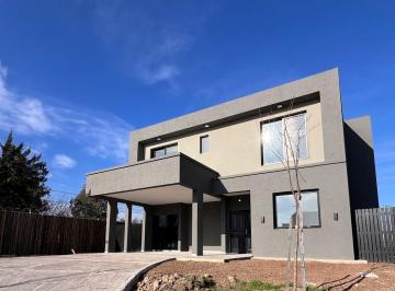 Casa · 190m² · 5 Ambientes · 2 Cocheras · Casa en Venta en Santa Ana II, Villanueva, Tigre