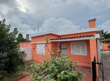 Casa · 1m² · 4 Ambientes · 1 Cochera · Casa 3 Dorm., Apartamento Al Fondo Maldonado