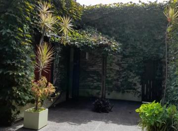 Casa en Venta de 8 ambientes Distrito Centro · Amplia Casa en Macrocentro Rosario, Echesurtu