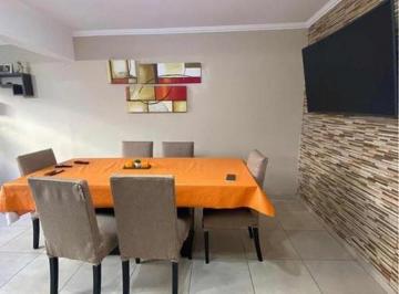 PH · 85m² · 3 Ambientes · PH en Venta - 2 Dorm. 2 Baños - 85 m² - Morón