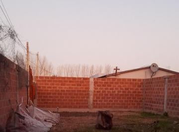 Local comercial · 74m² · 1 Cochera · Local en Venta - 1 Baño - 74 m² - Merlo