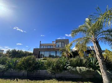 Casa · 450m² · 8 Ambientes · 7 Cocheras · Casa en Alquiler Anual Sin Muebles en Muelles, Puertos del Lago, con Muelle y Pileta