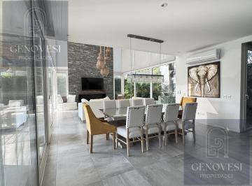 Casa · 700m² · 6 Ambientes · 4 Cocheras · Casa en Barrio Yacht, Nordelta