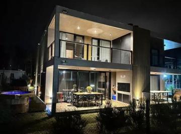Casa · 115m² · 4 Ambientes · Casa en Venta - 3 Dorm. 3 Baños - Cochera - Pinamar