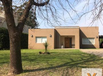 Casa · 150m² · 4 Ambientes · Casa en Venta - 2 Dorm. 2 Baños - Baradero