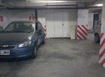 Garage · 18m² · Cochera Cubierta San Isidro