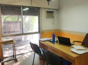 Casa · 110m² · 4 Ambientes · 2 Cocheras · Casa/oficina en Venta
