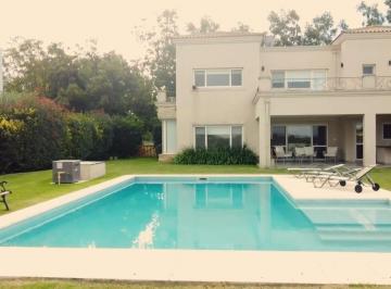 Casa de 6 ambientes, General Rodríguez · Casa en El C. C Nacional Gral Rodriguez Venta