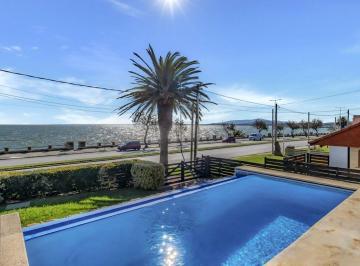 Casa · 236m² · 4 Ambientes · Casa en Venta Frente Al Mar en Piriapolis
