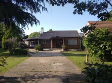 Casa · 500m² · 4 Ambientes · Casa en Venta - 3 Dorm. 3 Baños - Glew
