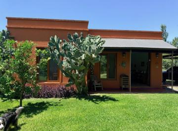 Casa · 237m² · 4 Ambientes · 2 Cocheras · Casa en Venta - 3 Dorm. 3 Baños - General Rodríguez