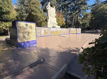 Departamento de 3 ambientes, Ciudad de Mendoza · Frente a Plaza España, Impecable.