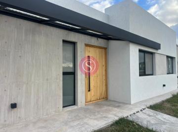 Casa · 148m² · 4 Ambientes · Casa en Venta en Santa Elisa, Pilar del Este, Pilar