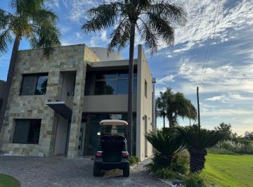 Casa · 200m² · 5 Ambientes · 7 Cocheras · Casa en Country Nautico de Escobar