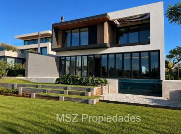Casa · 530m² · 9 Ambientes · 2 Cocheras · Casa en Venta Sobre El Río en El Yacht, Nordelta