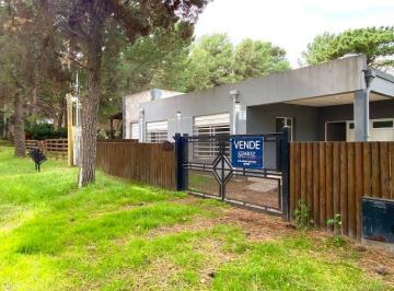 Casa de 6 ambientes, Monte Hermoso · Amplia y Cómoda Casa en Barrio Las Dunas