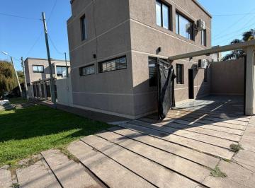 Casa de 6 ambientes, La Plata · Excelente Duplex en La Esquina de 504 y 28 a m de La Garita de Seguridad.
