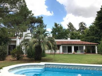 Casa · 173m² · 4 Ambientes · 2 Cocheras · Casa en Venta con Excelente Ubicacion, El Moro, Marcos Paz.