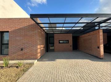 Casa de 4 ambientes, Córdoba · Venta Duplex de Categoría en San Ignacio Village - 3 Dorm., a Estrenar