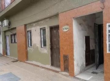 Casa · 230m² · 8 Ambientes · Casa en Venta - 6 Dorm. 4 Baños - 230 m² - Don Torcuato