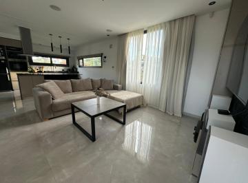 Casa · 180m² · 4 Ambientes · 2 Cocheras · Casa en Santa Teresita a m del Mar