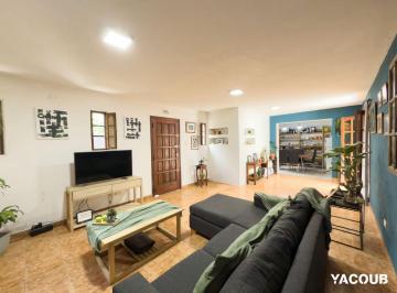 Casa · 150m² · 6 Ambientes · 1 Cochera · Casa en Venta - 4 Dorm. 2 Baños - 400 m² - La Plata - Villa Elisa.