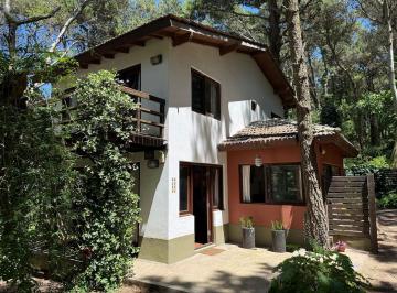 GIA-GI2-3351_2 · Casa Venta Alquiler 3 Ambientes Mar Azul