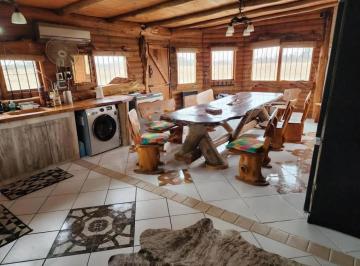 Casa · 100m² · 5 Ambientes · Casa en Venta - 3 Dorm. 2 Baños - Chivilcoy