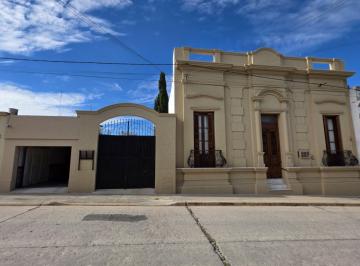 Casa · 330m² · 9 Ambientes · 2 Cocheras · Venta | Propiedad de Estilo Colonial Señorial en Casco Histórico - Chacabuco 122 - Victoria